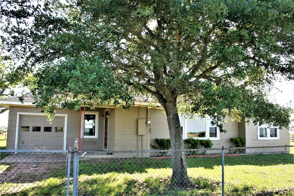 8868 FM 2187 Road Sealy 77474, Austin County